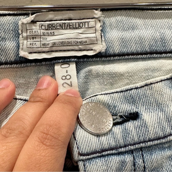 Pre-loved! CURRENT/ELLIOT The Ankle Skinny in City Bleach Destroy Jeans! - Picture 2 of 6